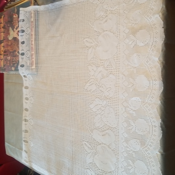 10/$10 Country Theme Lace Curtains (2) - Picture 2 of 3